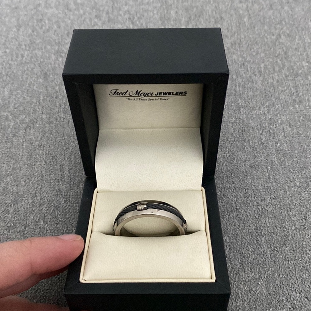 Mens titanium cable inlay band